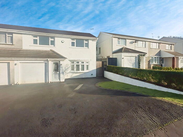 4 Bedroom Semi Detached House For Sale In Clos-Glanlliw, Pontlliw, Swansea, SA4