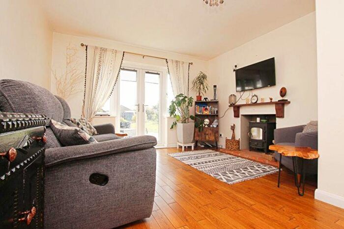 3 Bedroom End Of Terrace House For Sale In Chapel Road, Habrough, DN40