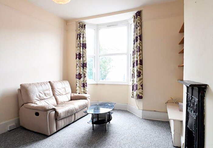 2 Bedroom Flat To Rent In Lewes Road, Brighton, BN2