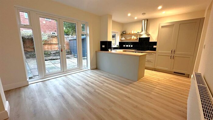 3 Bedroom Semi-Detached House For Sale In Victoria Road, Stirchley, Birmingham, B30