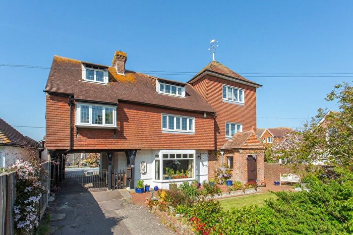 8 Bedroom Detached House For Sale In Sycamore Gardens, Dymchurch, Romney Marsh, Kent, TN29