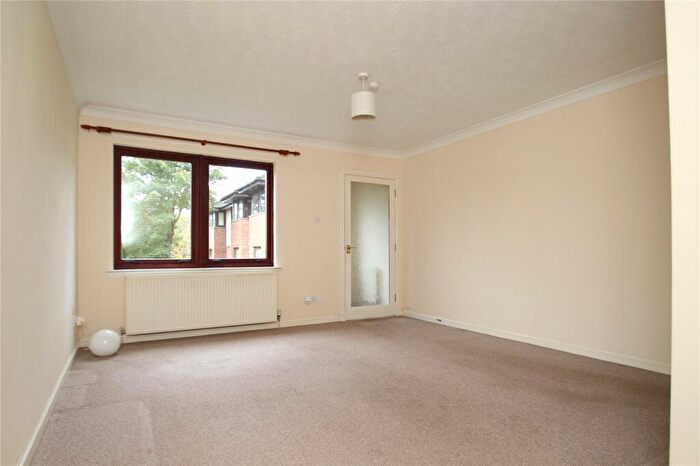 2 Bedroom Flat For Sale In Houston Road, Bridge Of Weir, PA11