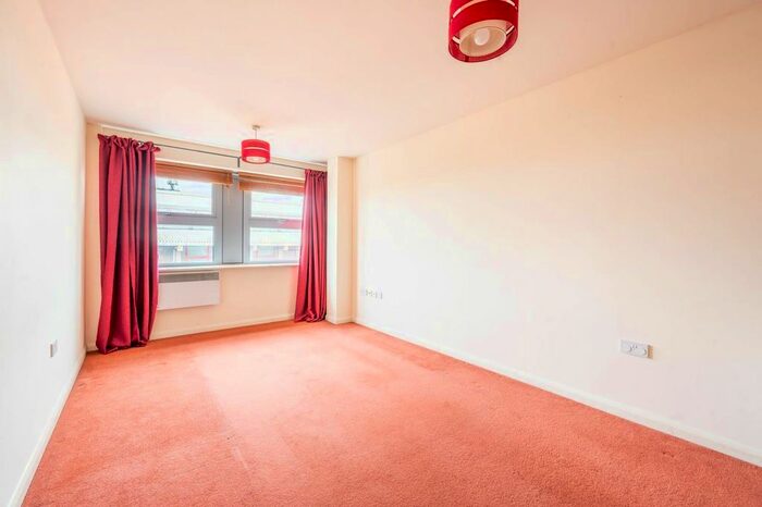 2 Bedroom Flat To Rent In London Road, Norbury, SW16