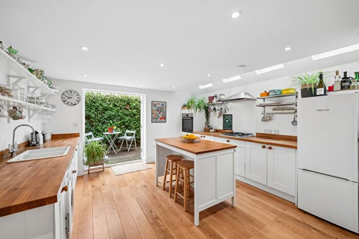 2 Bedroom End Terrace House For Sale In Thorne Passage, Barnes, SW13
