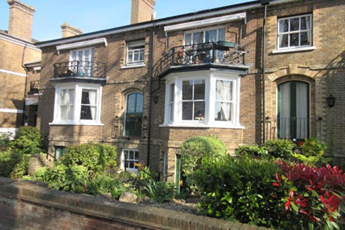 1 Bedroom Retirement Property For Sale In Cambridge Road, Southend On Sea, SS1