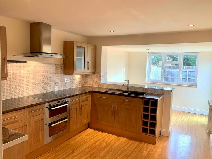 2 Bedroom Bungalow To Rent In Linden Way, Haddenham, Ely, CB6