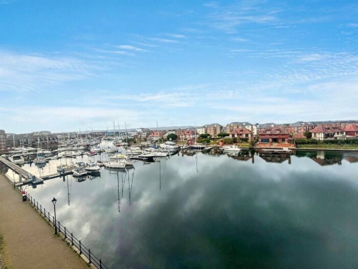 2 Bedroom Flat For Sale In Golden Gate Way, Eastbourne, BN23