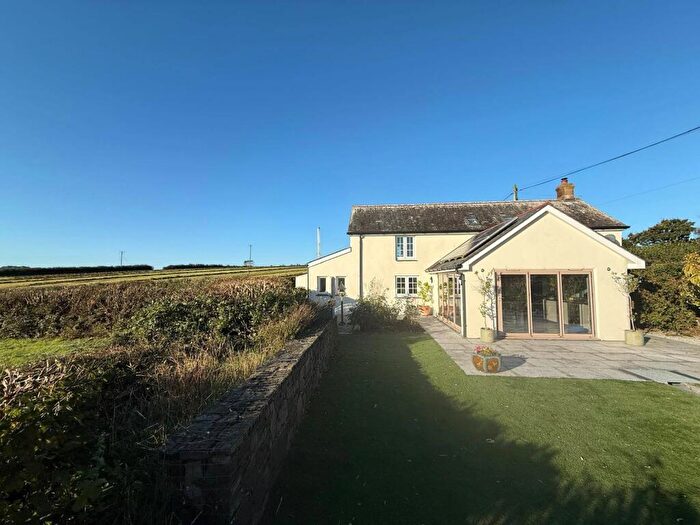 3 Bedroom Detached House For Sale In Fairy Cross, EX39