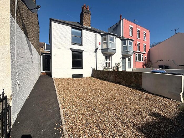 3 Bedroom End Of Terrace House For Sale In Dane Hill Row, Margate, CT9