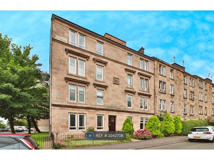 2 Bedroom Flat To Rent In Roslea Drive, Glasgow, G31