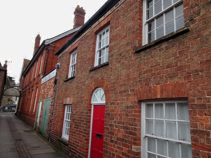 1 Bedroom Cottage To Rent In Bath Place, Taunton, TA1