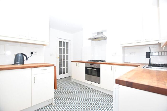 2 Bedroom Flat To Rent In Suffolk Road, London, SE25