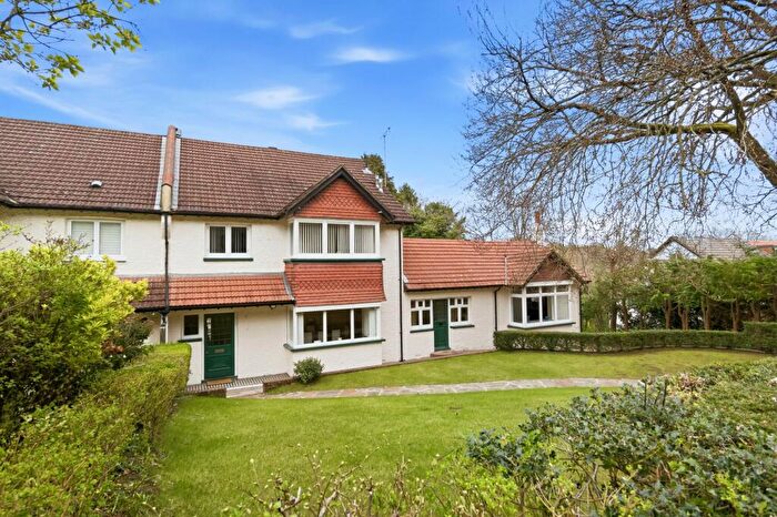 5 Bedroom Semi-Detached House For Sale In Furze Lane, Purley, CR8
