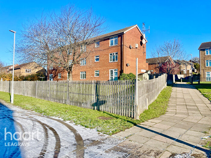 2 Bedroom Apartment For Sale In Denham Close, Luton, LU3