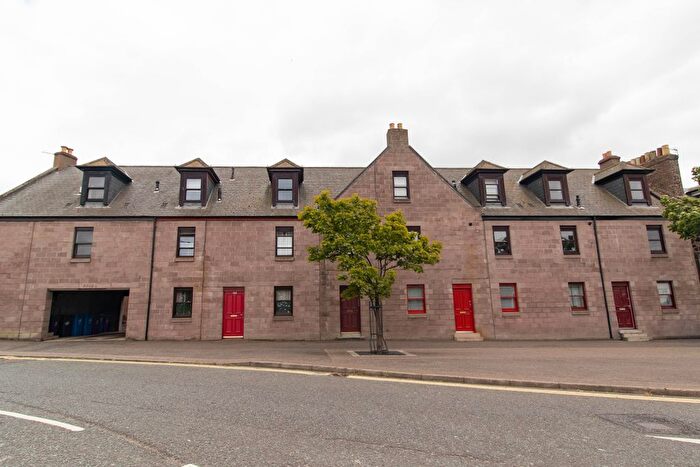 3 Bedroom Maisonette For Sale In Bridge Street, Montrose, DD10