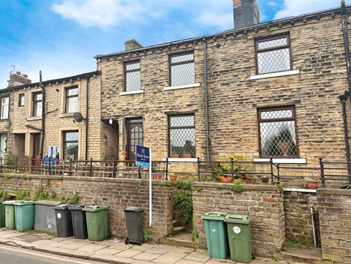 3 Bedroom Terraced House To Rent In Northgate, Almondbury, Huddersfield, West Yorkshire, HD5