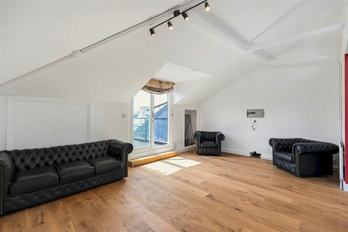 Studio To Rent In Belsize Park Gardens, London, NW3