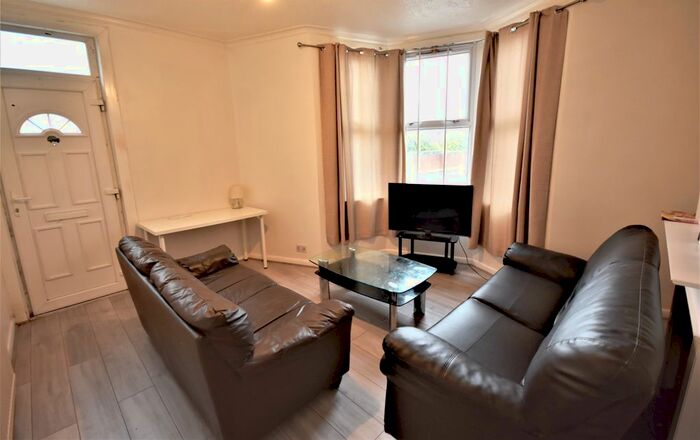 4 Bedroom End Of Terrace House To Rent In Brighton Street, Coventry, CV2