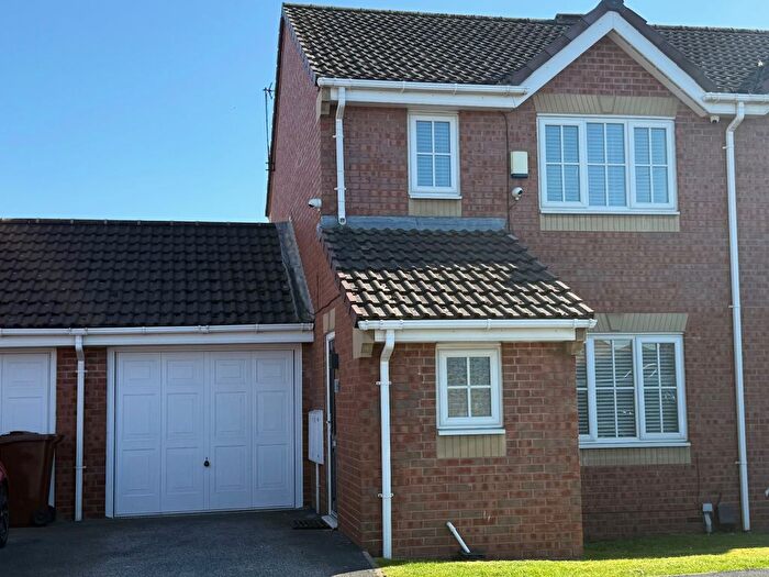 3 Bedroom Property To Rent In Cedar Walk, Pontefract, WF7