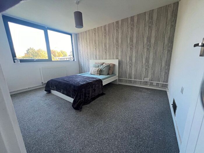 3 Bedroom Maisonette To Rent In Hamilton Road, Reading, RG1