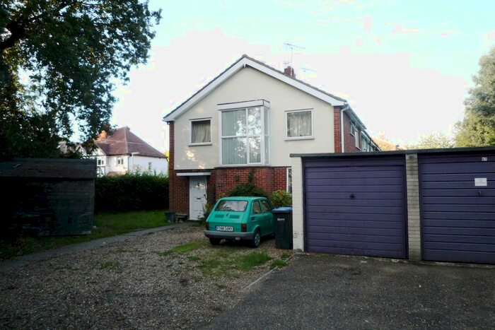 4 Bedroom End Of Terrace House To Rent In Brighton Road, Addlestone, Surrey, KT15