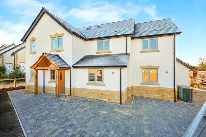 4 Bedroom House To Rent In Horton House, Horton-Cum-Studley, OX33