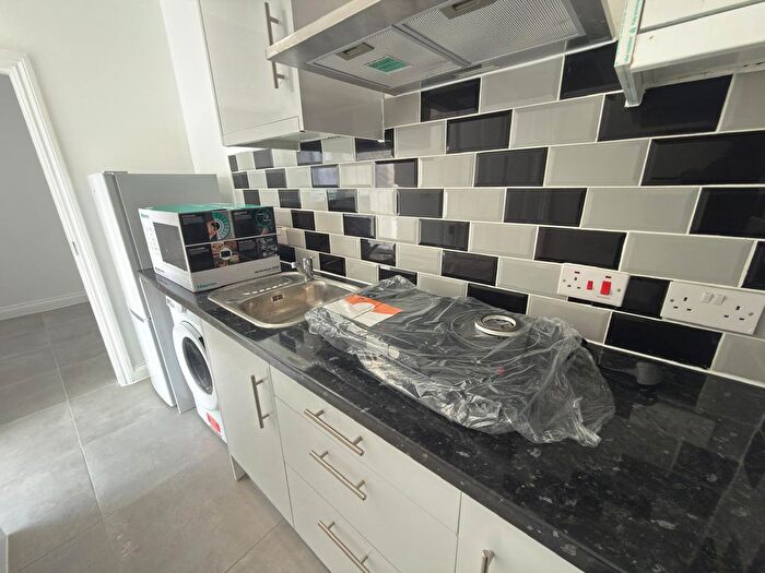 1 Bedroom Studio To Rent In Ilford, IG1