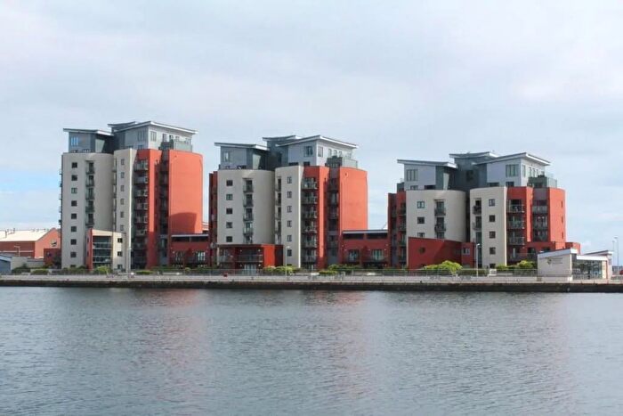 2 Bedroom Flat For Sale In South Quay, Kings Road, Swansea, SA1