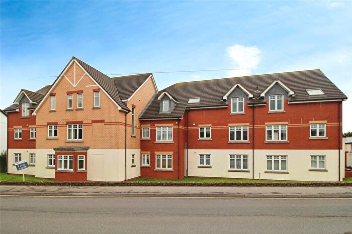 2 Bedroom Flat For Sale In Clovelly Road, Bideford, Devon, EX39