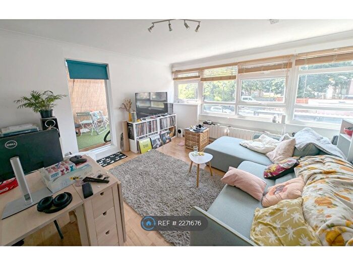 1 Bedroom Flat To Rent In Fairview House, London, SW2