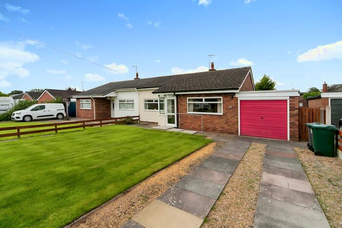 2 Bedroom Bungalow For Sale In Newcroft, Saughall, Chester, CH1