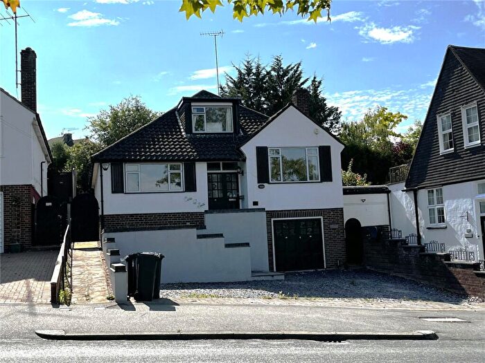 3 Bedroom Bungalow To Rent In Church Hill Road, East Barnet, EN4