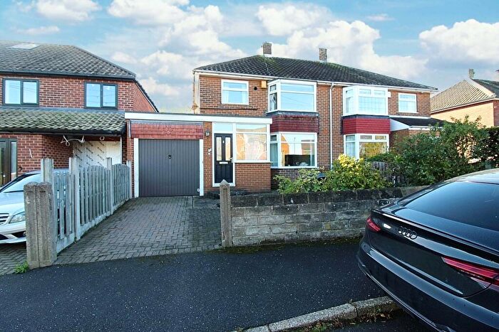 3 Bedroom Semi-Detached House For Sale In Shubert Close, Sheffield, S13