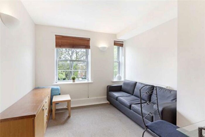 3 Bedroom Flat To Rent In Vauban Estate, London, SE16