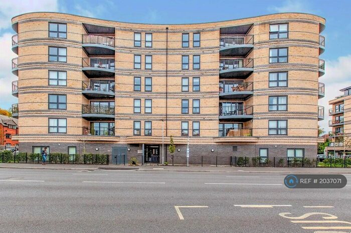 2 Bedroom Flat To Rent In Trevenna, Slough, SL1