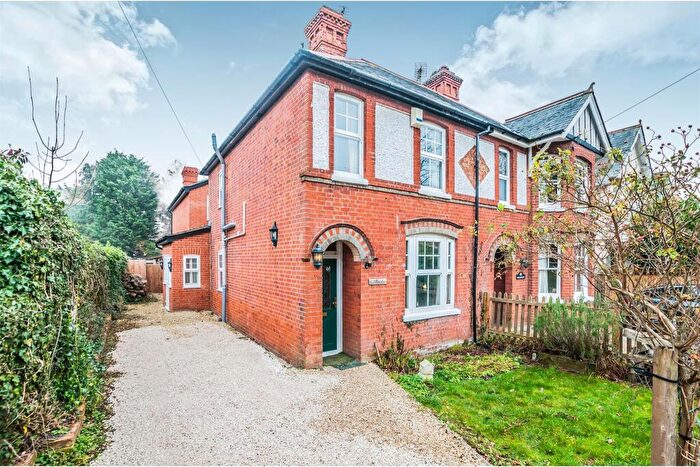 3 Bedroom Semi Detached House For Sale In Furze Platt Road, Maidenhead, SL6