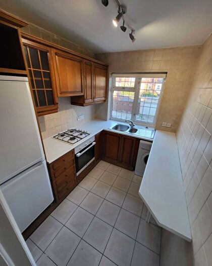 1 Bedroom Maisonette To Rent In Pinner View, HA1