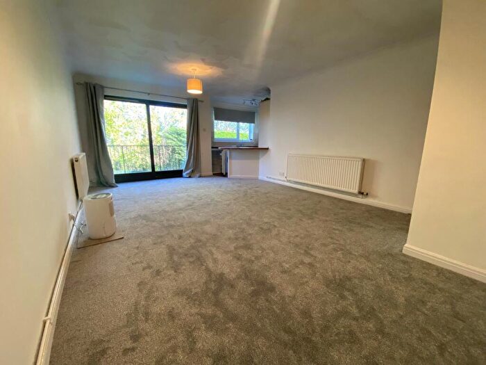 2 Bedroom Apartment To Rent In Hollybush Heights, Cardiff, CF23