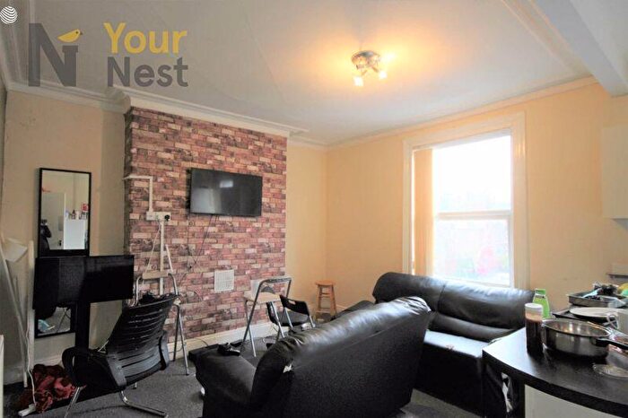 5 Bedroom Terraced House To Rent In St Michaels Terrace, Headingley, Leeds, LS6