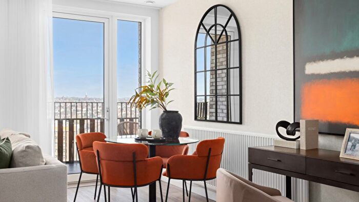 2 Bedroom Flat For Sale In Choral Street, Brent Cross, NW2