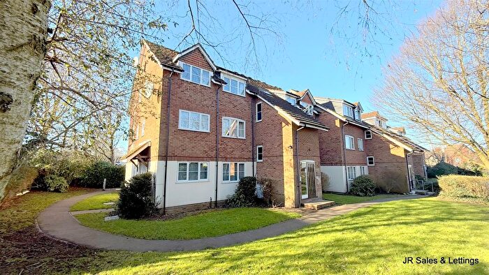 2 Bedroom Flat For Sale In Flamstead End Road, West Cheshunt, EN8