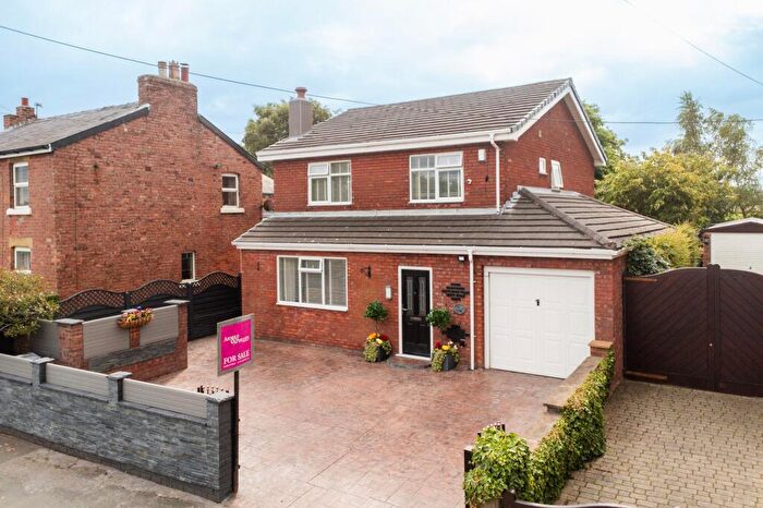 4 Bedroom Detached House For Sale In Crabtree Lane, Burscough, L40