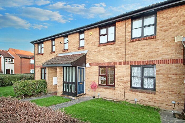 1 Bedroom Flat To Rent In Clarkes Drive, Uxbridge, UB8