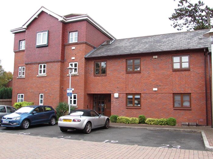 1 Bedroom Flat To Rent In Old Hall Gardens, Shirley, Solihull, West Midlands, B90