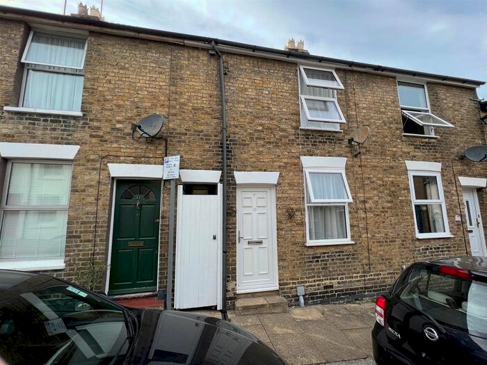 2 Bedroom Terraced House To Rent In Fielding Street, Faversham, ME13