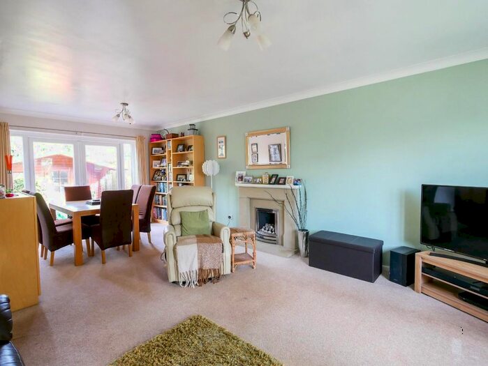 4 Bedroom Detached House For Sale In Porlock Drive, Sully, Penarth, CF64