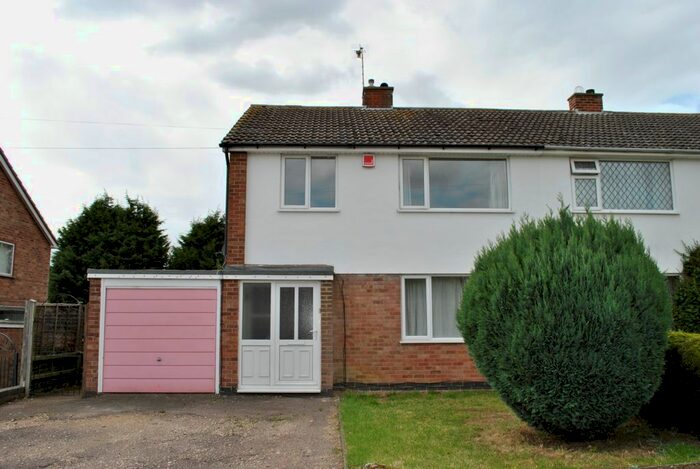 3 Bedroom Semi-Detached House To Rent In Dove Rise, Oadby LE2