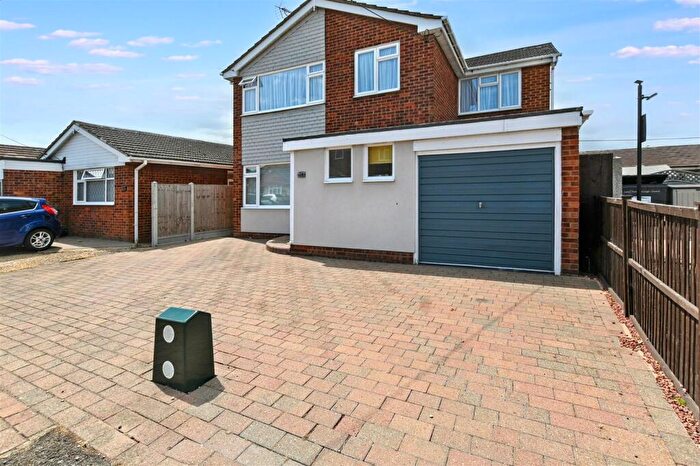 4 Bedroom Detached House For Sale In Beach Road, Canvey Island, SS8