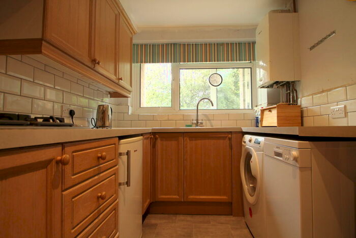 2 Bedroom Flat To Rent In Copers Cope Road, Beckenham, BR3