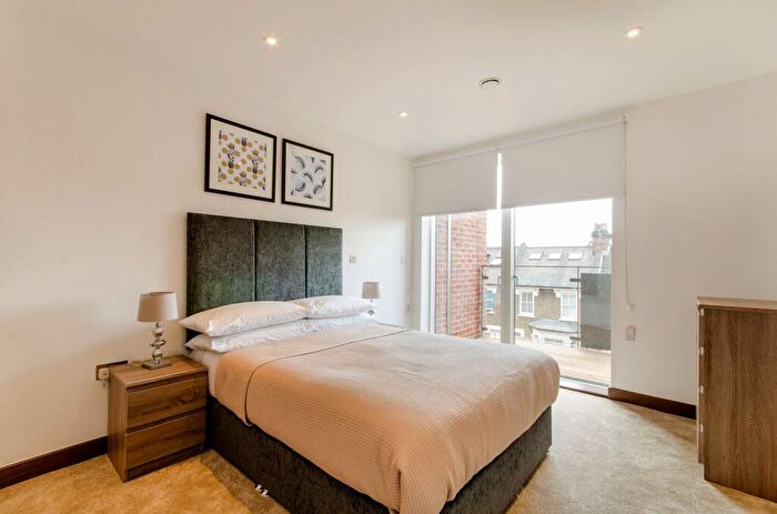 3 Bedroom Flat To Rent In Maygrove Road, West Hampstead, London, NW6
